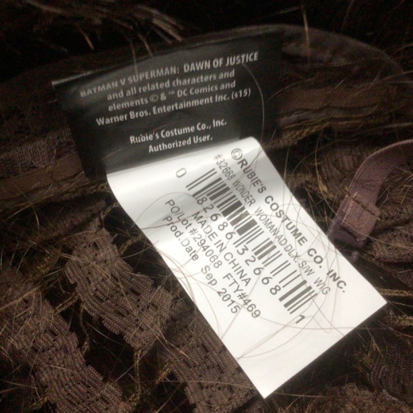 Deluxe DC Wonder Woman Adult Wig Brunette - Picture 6 of 8